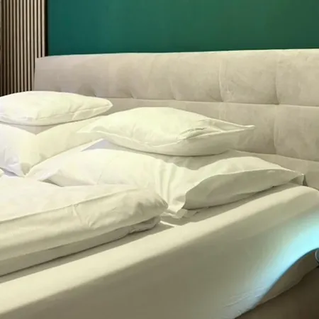 Urban Retreat Center شقة *