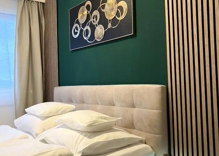 Urban Retreat Center Apartment *